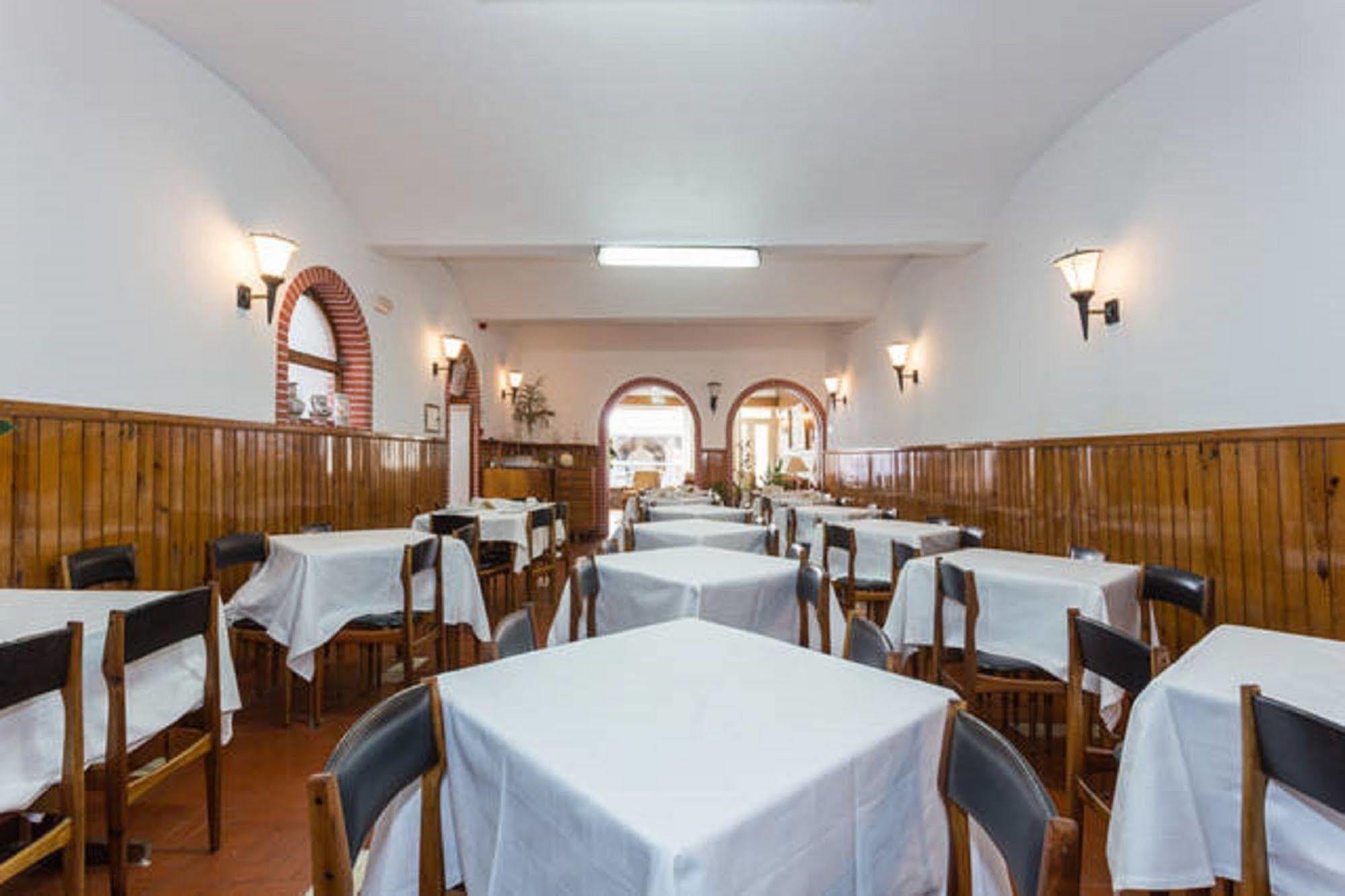 Residencial Miramar Hotel Quarteira Ngoại thất bức ảnh
